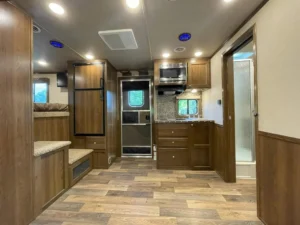 m trailer interior full