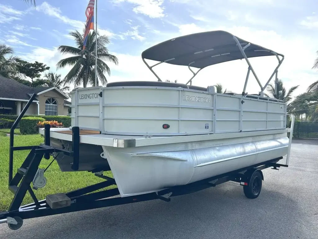 2022 Lexington 320 Pontoon