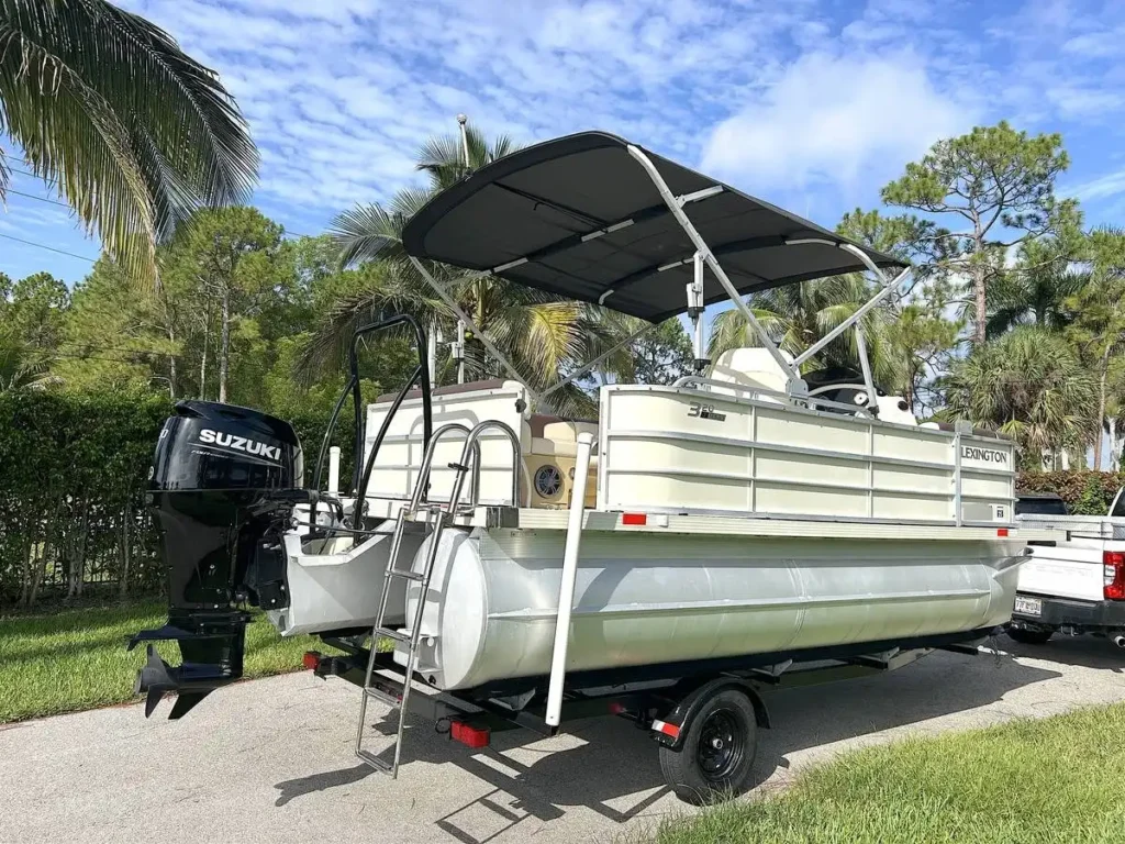 2022 Lexington 320 Pontoon