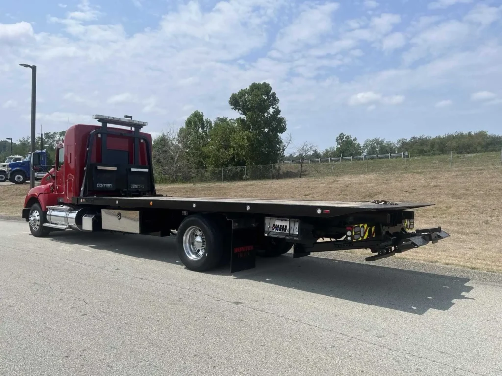 2022 Kenworth T440 Rollback Tow Truck — $39,900