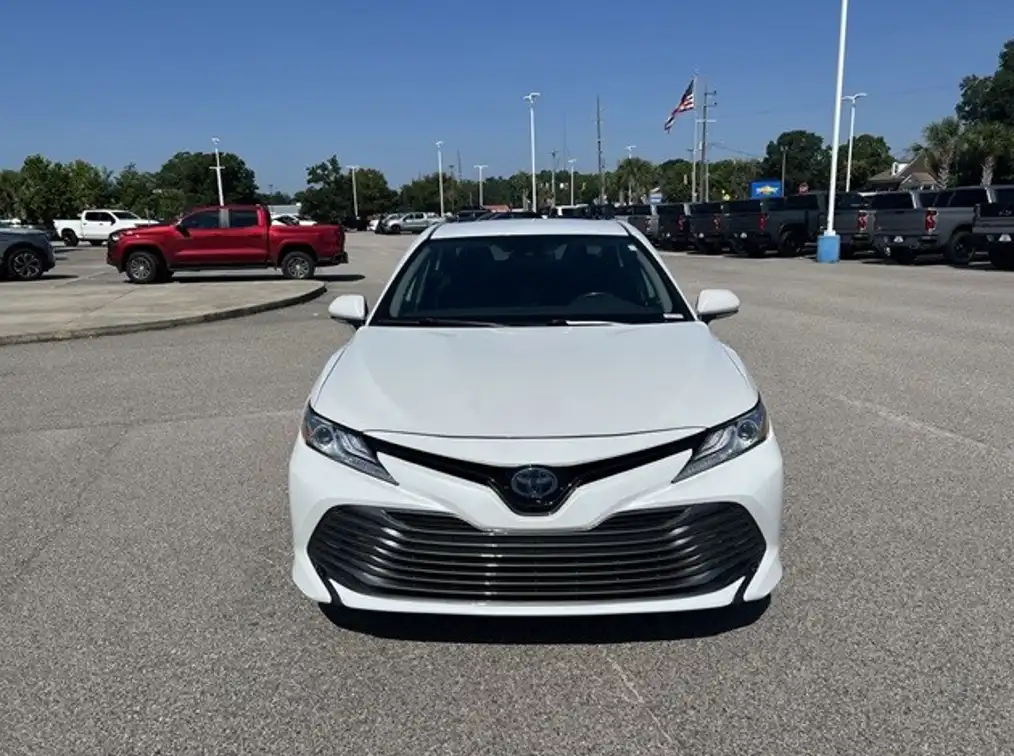 2020 Toyota Camry Hybrid XLE